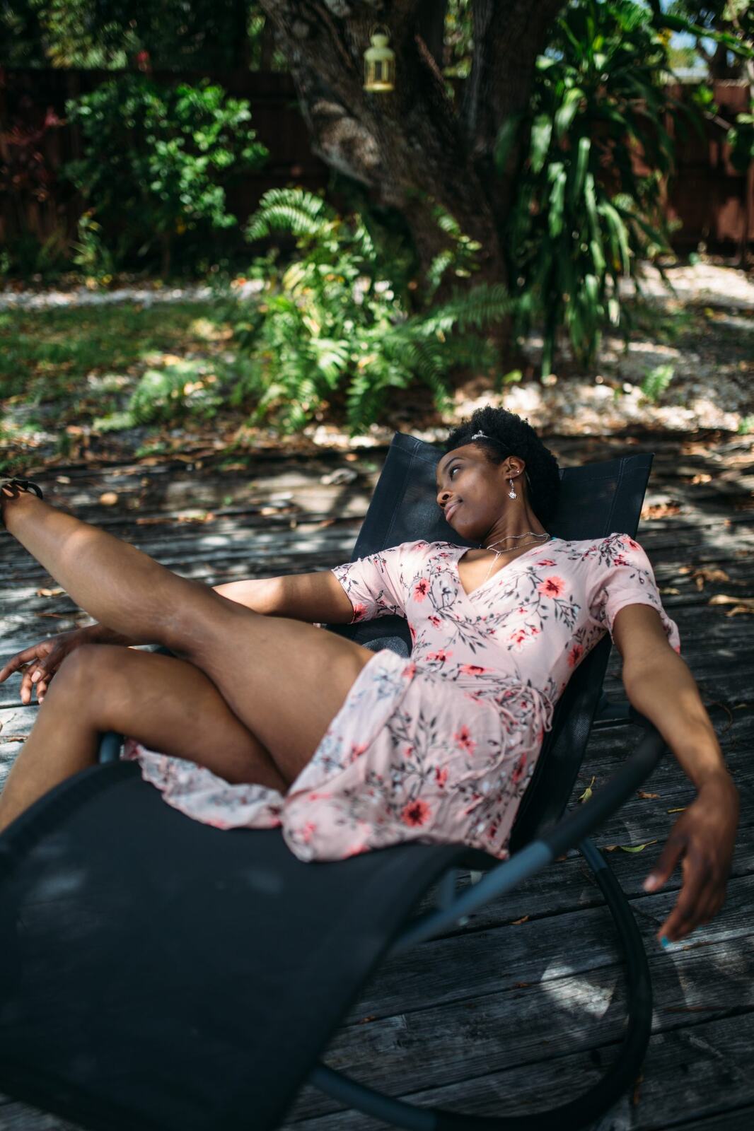 Dee-J by the Pool in Miami portraits story frame 7: Poolside portraits with Dee-J Spaulding in Miami, moving through direct expression, swimwear details, bright water and warm Florida light.