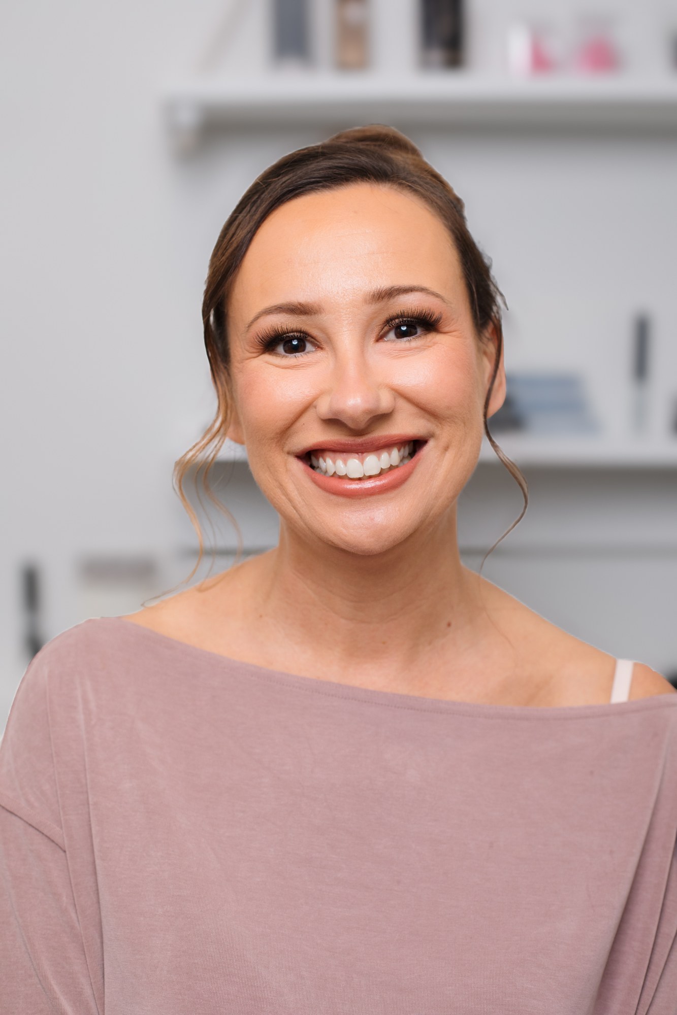 Bridal Beauty at Diva Den: Bright natural finished-look smile.