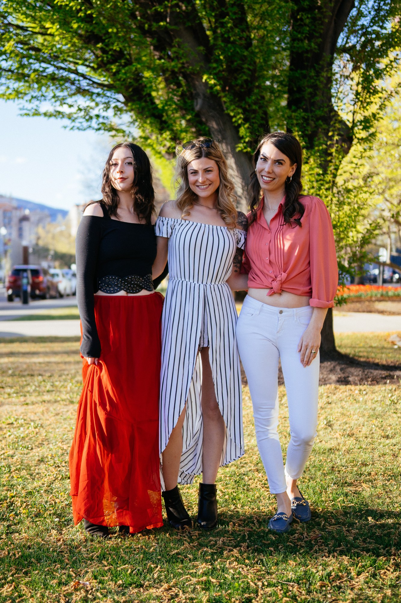 Lindsay, Sophia and Abby — Portraits under Trees.