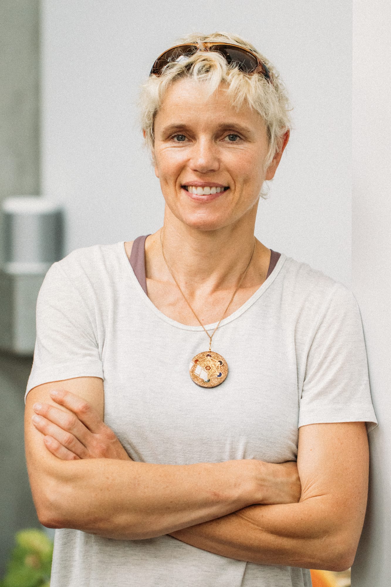 Float Space corporate story frame 2: A Float Space brand story with staff portraits, wellness atmosphere, red-light portrait texture and campaign-ready business imagery..