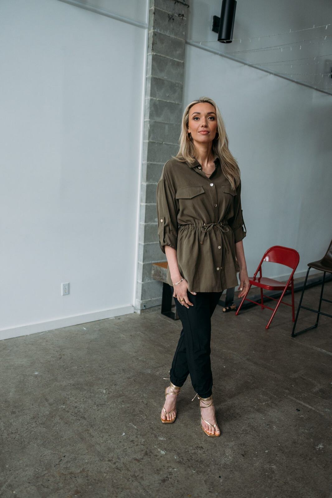 Lannah corporate story frame 9: Business portraits for Lannah in Kelowna, with warm creative profile images, styled light, close beauty frames and a softer personal-brand rhythm..
