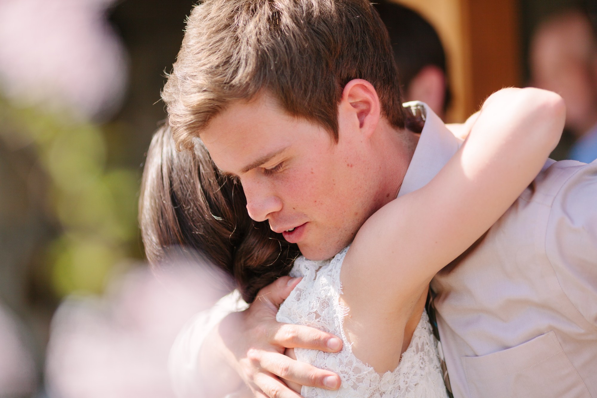 Shannon & Ehren: An emotional close embrace.