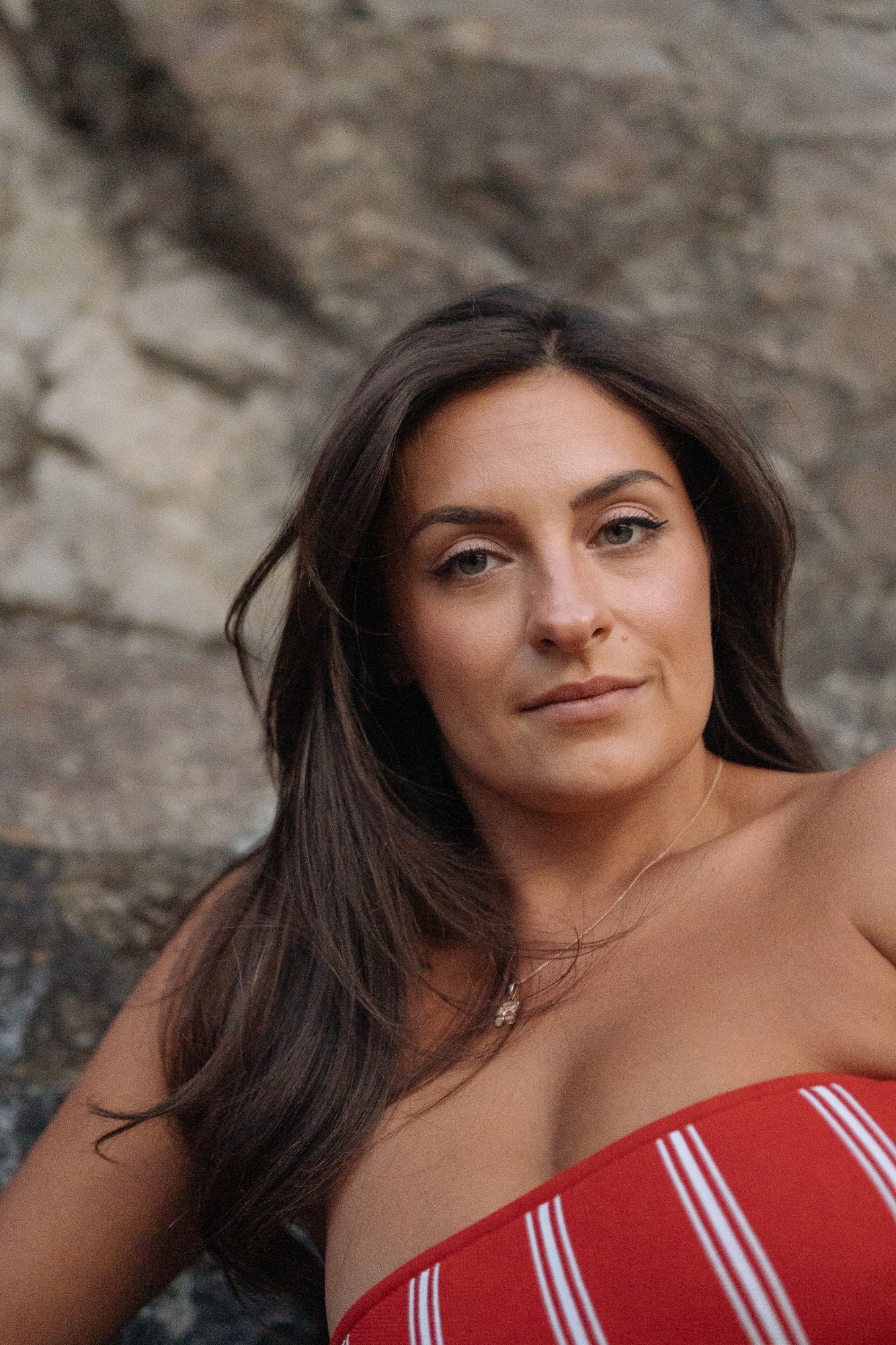Shatille — close portrait against the rock face