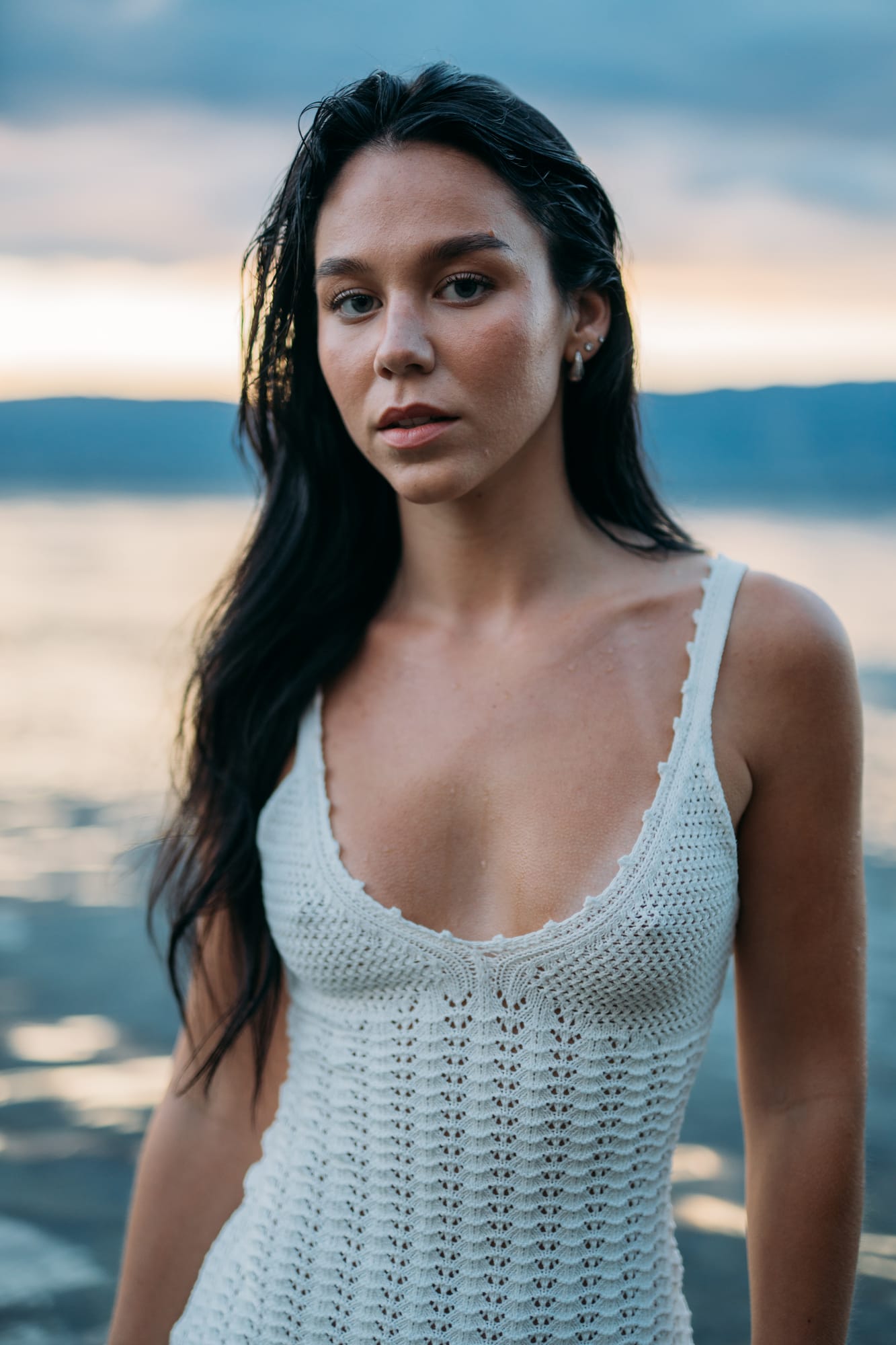 Shaylin by the Lake portraits story frame 13: A large Okanagan portrait session with water, green shade, outfit changes and a strong sense of place.