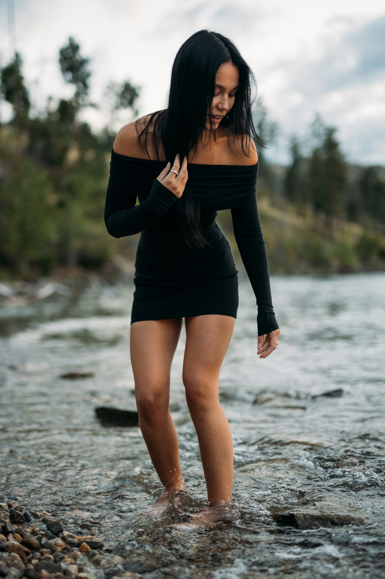 Shaylin by the Lake portraits story frame 18: A large Okanagan portrait session with water, green shade, outfit changes and a strong sense of place.