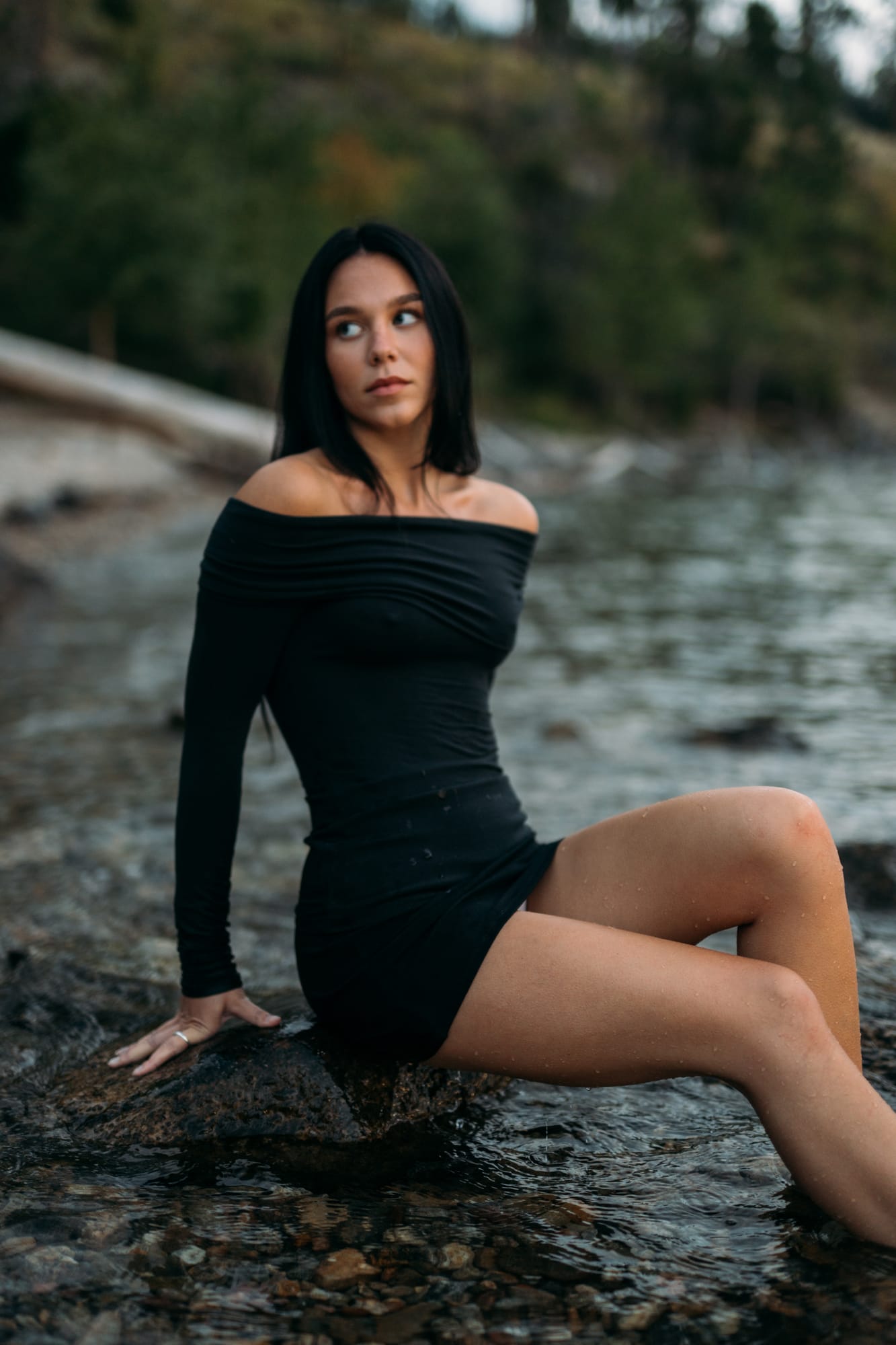 Shaylin by the Lake portraits story frame 22: A large Okanagan portrait session with water, green shade, outfit changes and a strong sense of place.
