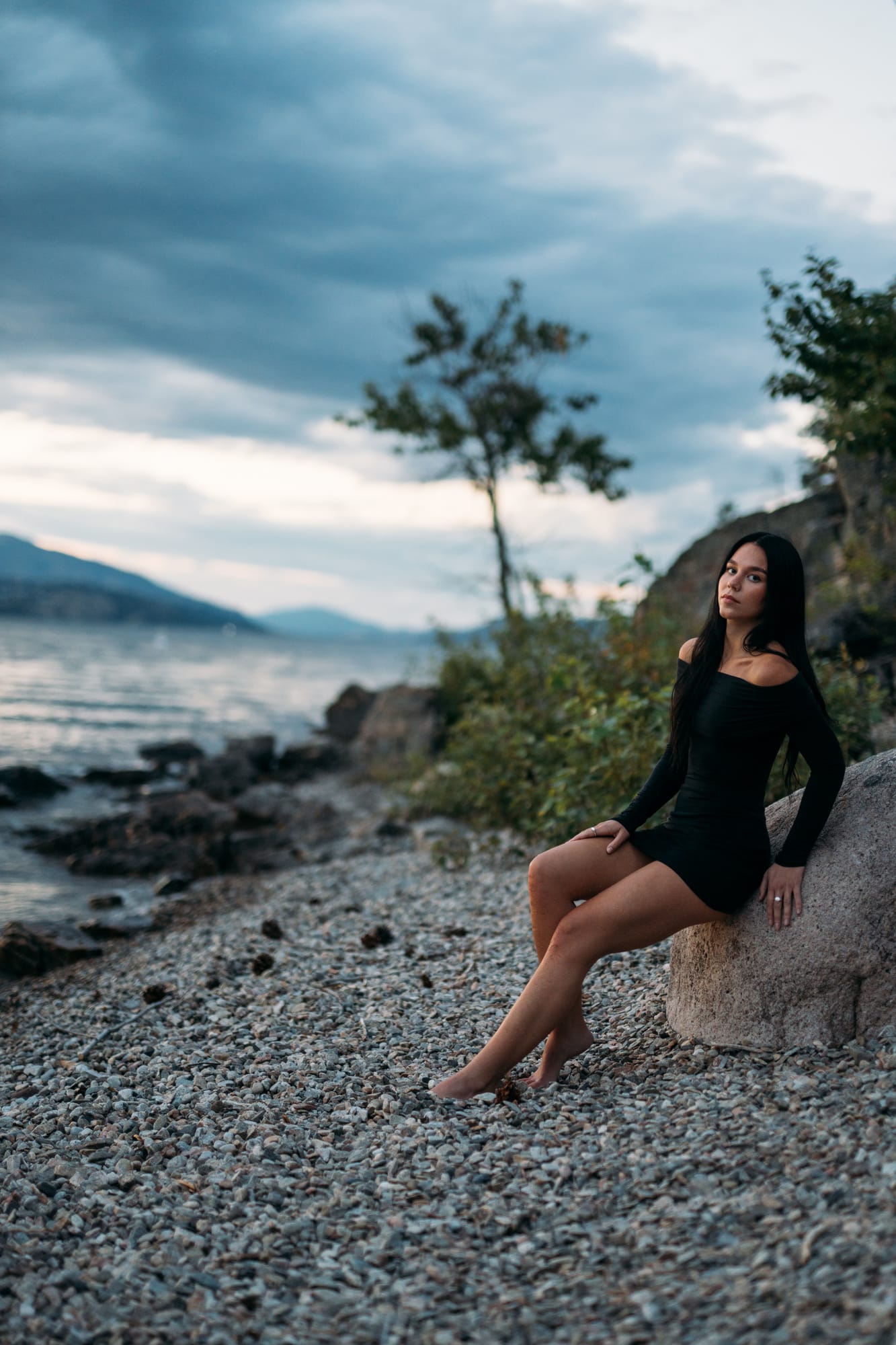 Shaylin by the Lake portraits story frame 26: A large Okanagan portrait session with water, green shade, outfit changes and a strong sense of place.