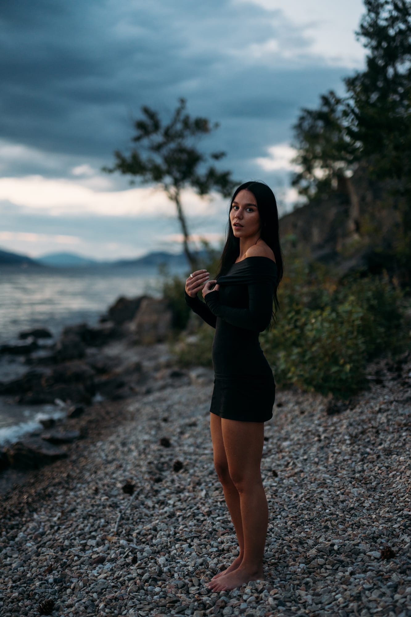 Shaylin by the Lake portraits story frame 28: A large Okanagan portrait session with water, green shade, outfit changes and a strong sense of place.