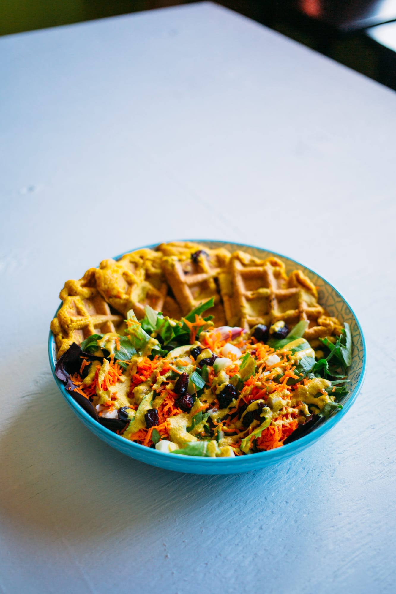 Smudge Noshery corporate story frame 27: Food and hospitality brand photography for Smudge Noshery in Salmon Arm, BC, with colourful flatlays, smoothies, bowls, cafe details and commercial product images for a local restaurant..