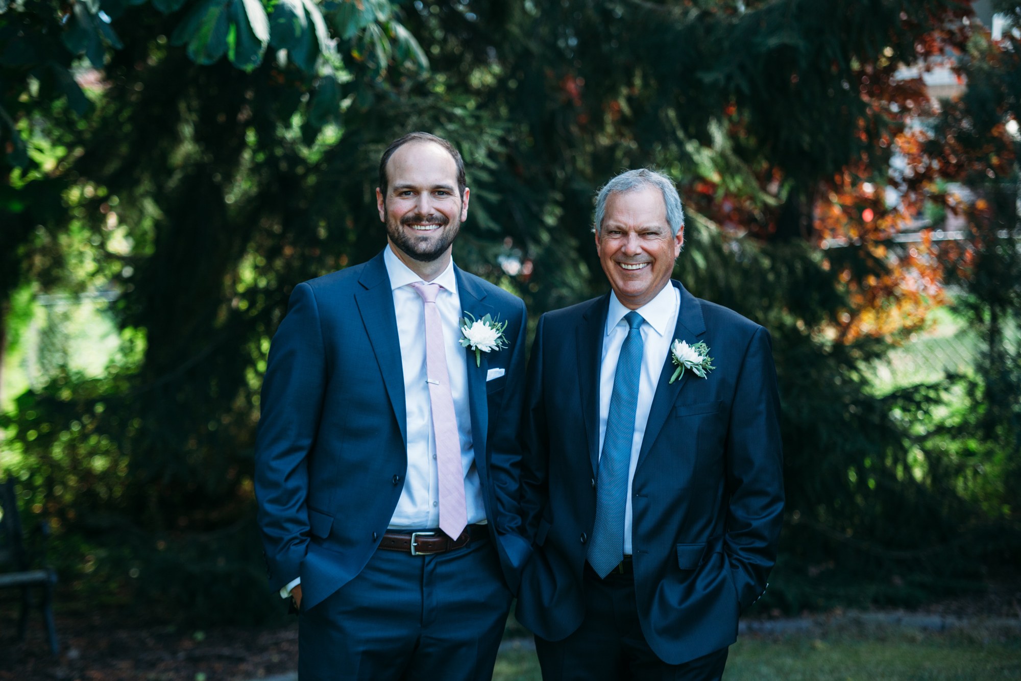 Steph & Taylor: Warm paired portrait with the groom.